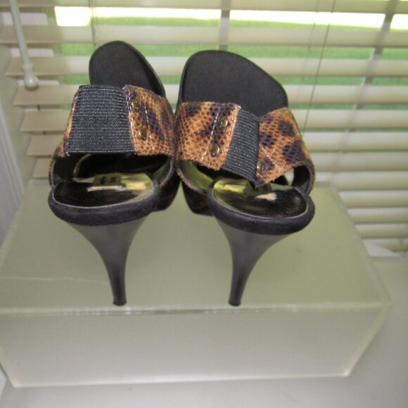 Simply Vera Vera Wang Debbie Leopard Print Peep-Toe Elastic Band Stiletto Heels - Picture 6 of 8